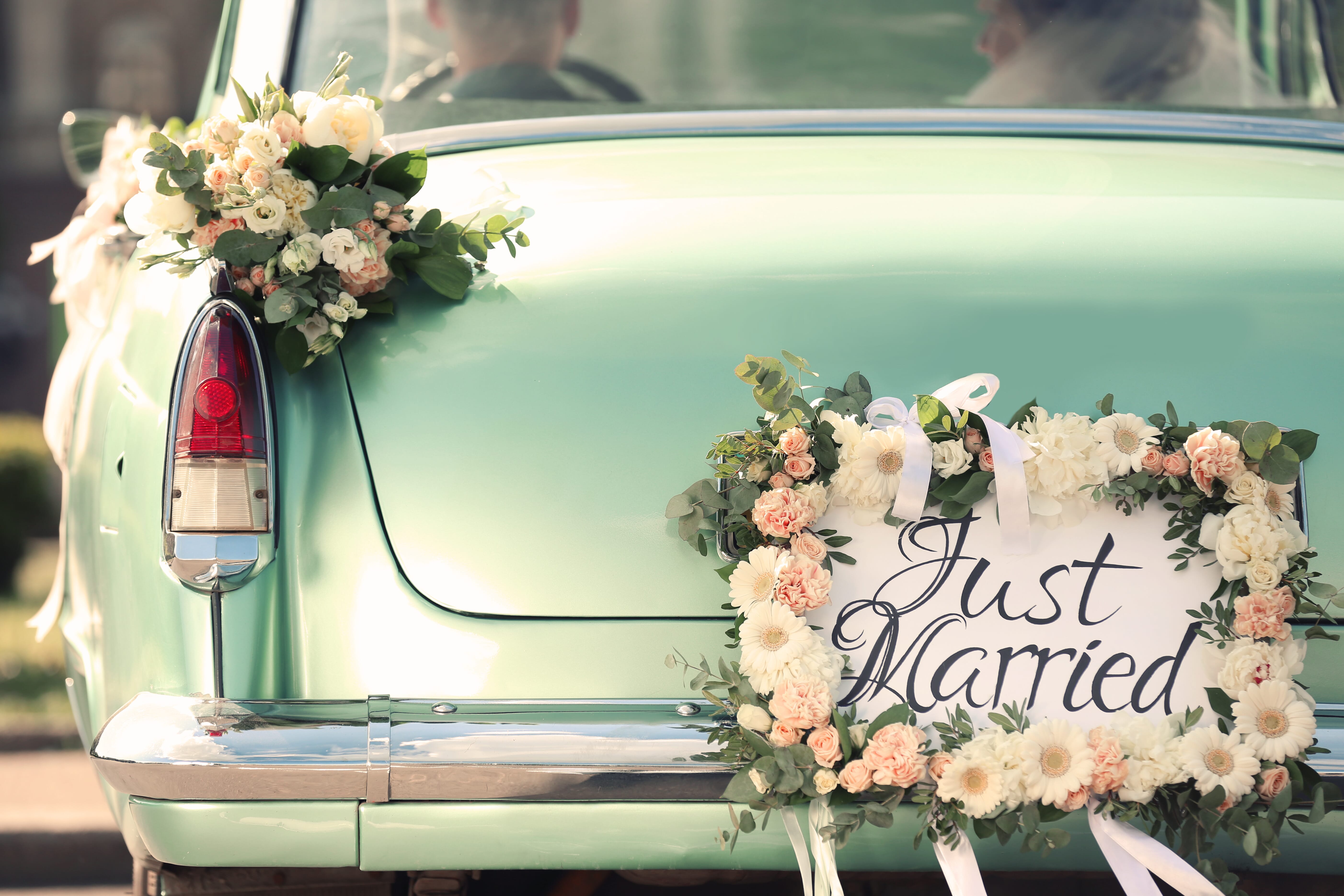 Oldtimer mit Just-Married-Kennzeichen